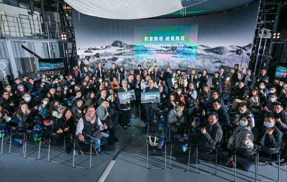 再现影像LED虚拟制作摄影棚整合拍摄场景、、内容制作、、技术指导到设备租借一站式服务，，，，可望提升LED虚拟制作的影视效能，，，进而产出更多高质量细致作品