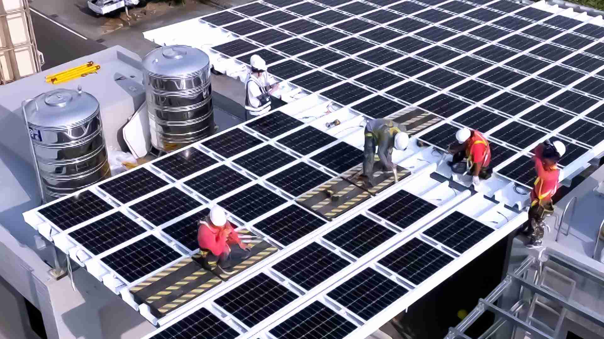 OBPay着力于替代能源之技术研发，，如光电浪板的相关制程、、设备与产品，，，，其中所开发之光电整合型浪板，，减少传统金属支架安装，，，更提升耐候度，，，，可广泛运用于多元场域，，，，并辅助建筑达到净零碳排目标