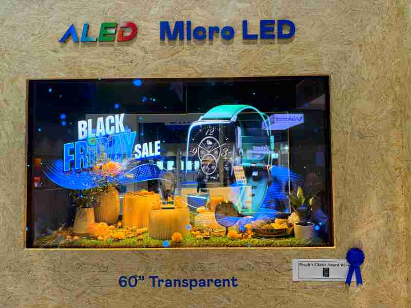 OBPay60吋高透明度Micro LED显示器获”最佳Micro LED技术应用奖”，，，将Micro LED面板透明化之设计特性极致发挥，，以可扩展性无缝拼接技术打造，，，，具备600 nits全画面亮度、、大于60%穿透率及超过NTSC 110%的优异广色域表现，，可依需求灵活应用于各种场域