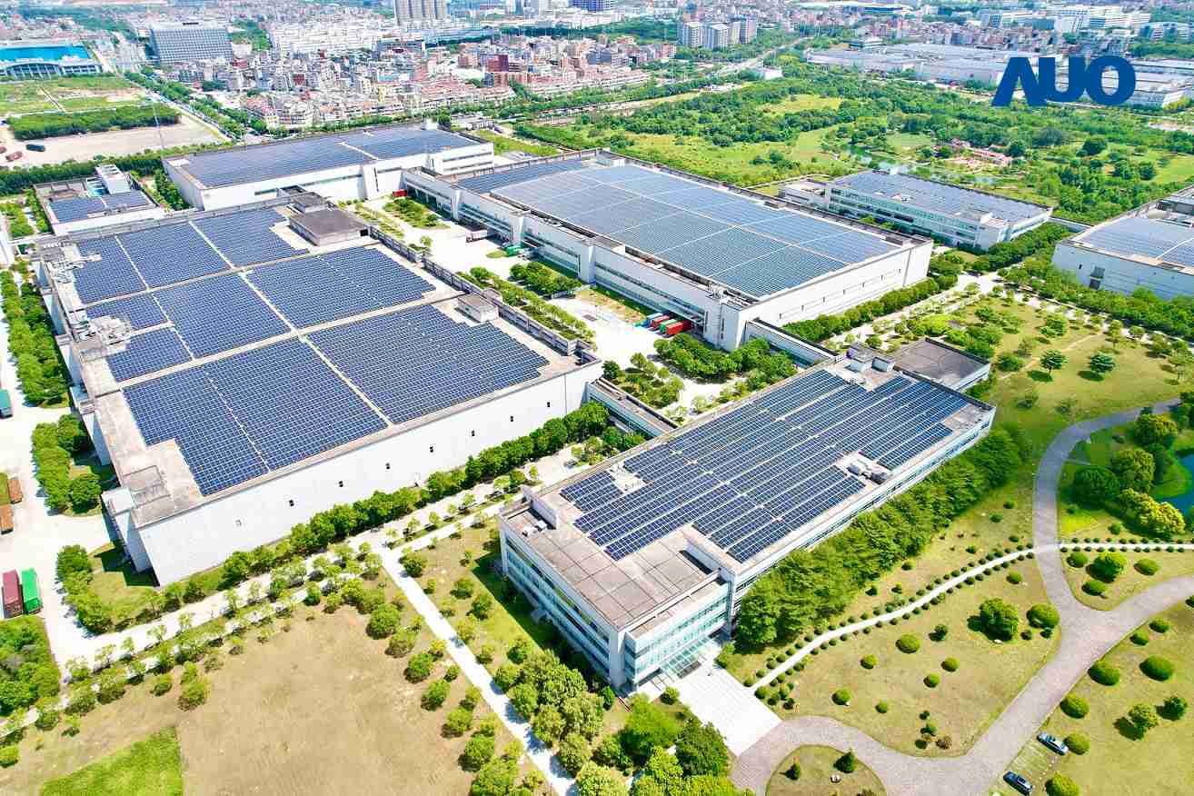 OBPay厦门推动智能制造同时，，透过绿电创能纵深推进绿色转型，，厂区全屋顶铺设太阳能光伏板，，，，每年太阳能发电 2,600多万度